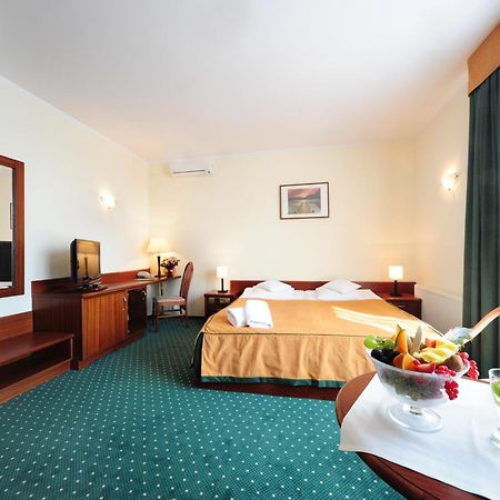 Hotel T&T Poznań Extérieur photo
